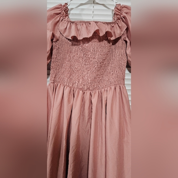 Elegant Pink Smocked Maxi Dress Size S - Picture 3 of 4